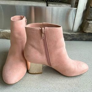 Women’s Aldo Pink microfiber ankle boots 2 1/2 in gold block heel size 71/2